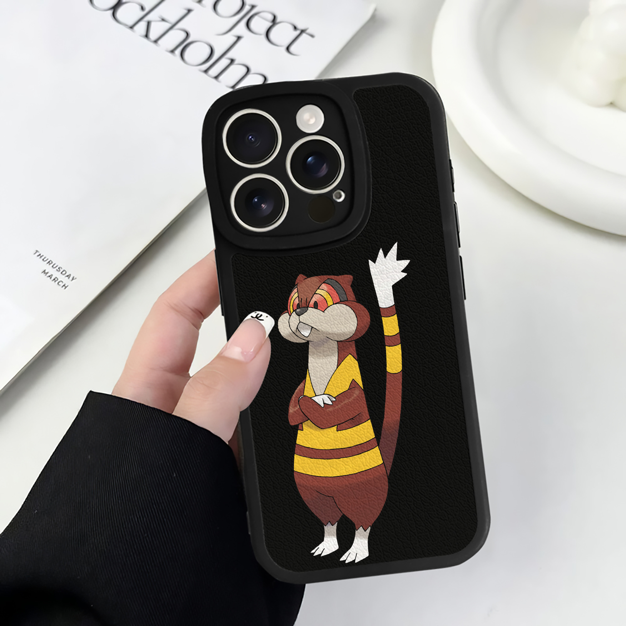 （画像用） ポケットモンスター Pokémon 【iPhone 16シリーズ対応】シリコンスマホケース（レザー調） 材質：シリコン